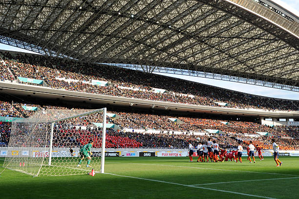 坚定不移地 坚定不移地